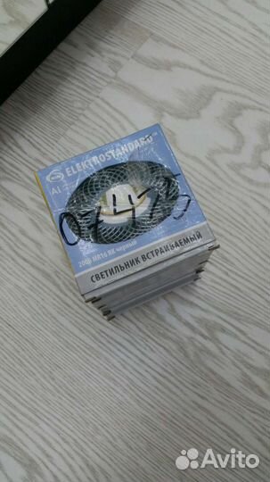 Светильник потолочный встраиваемый