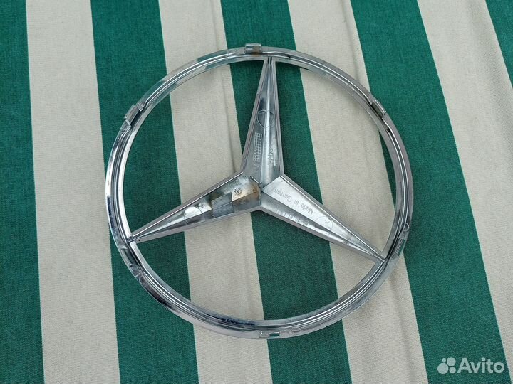 Эмблема на решетку радиатора mercedes