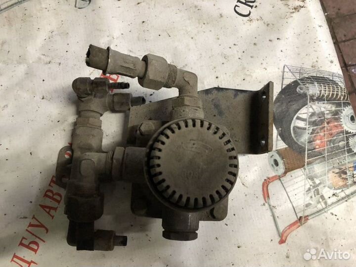 Клапан ускорительный на Маз