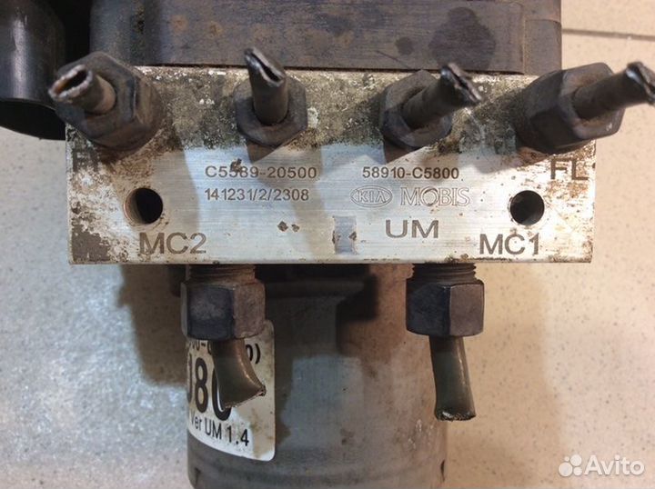 Блок ABS (насос) Kia Sorento UM 2015-2020