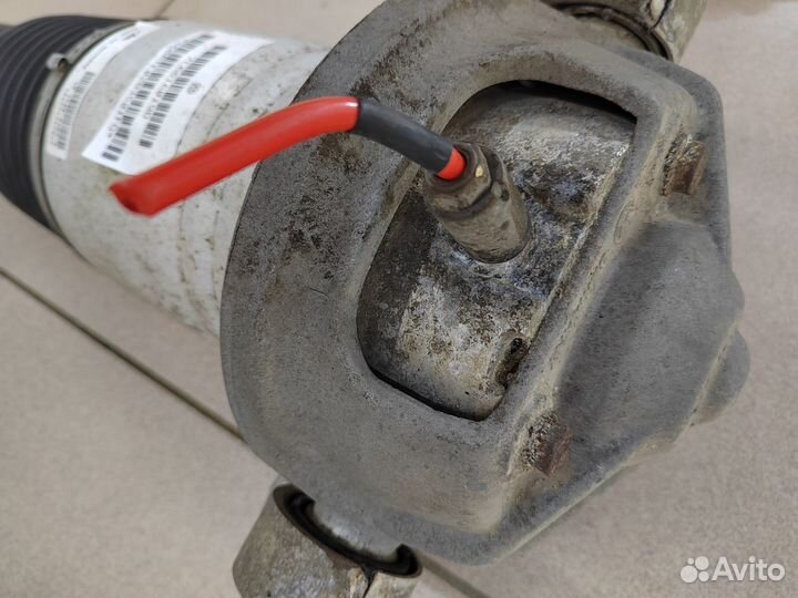 Пневмостойка задняя левая VW Touareg, Audi Q7