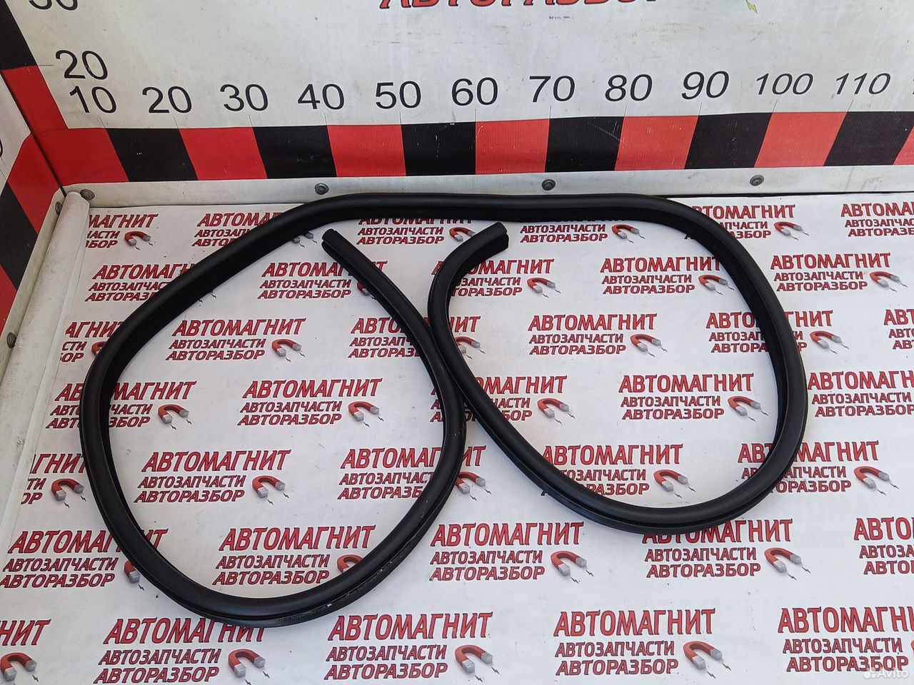 Уплотнитель двери задней правой Ягуар Ф-пайс