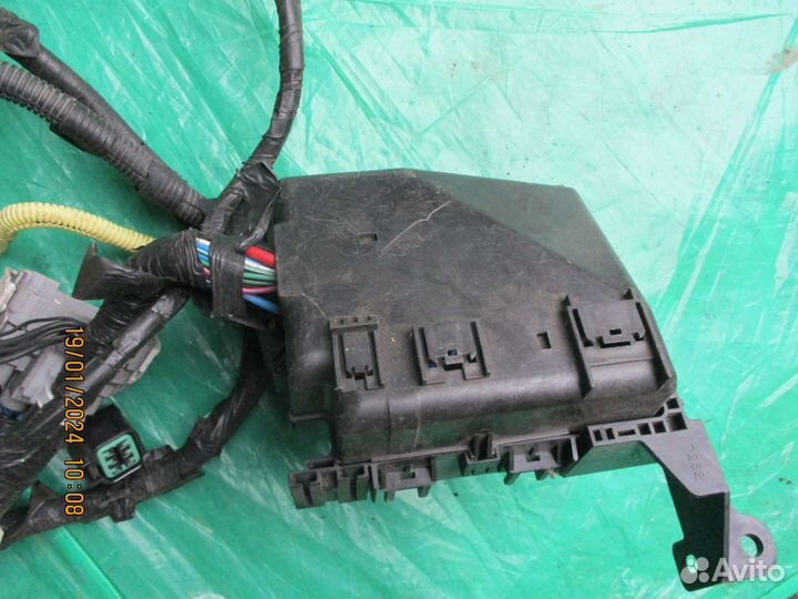 Outlander 2001-2008 Блок предохранителей