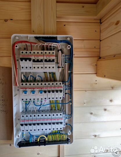 Электрик слаботочник