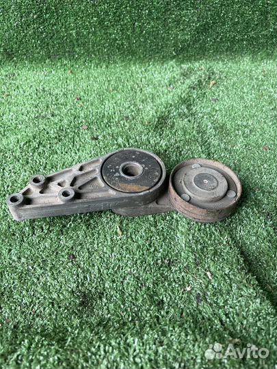 Натяжитель ремня VW Passat B5