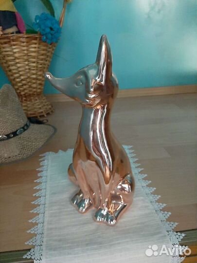 Лиса фарфор -интерерная