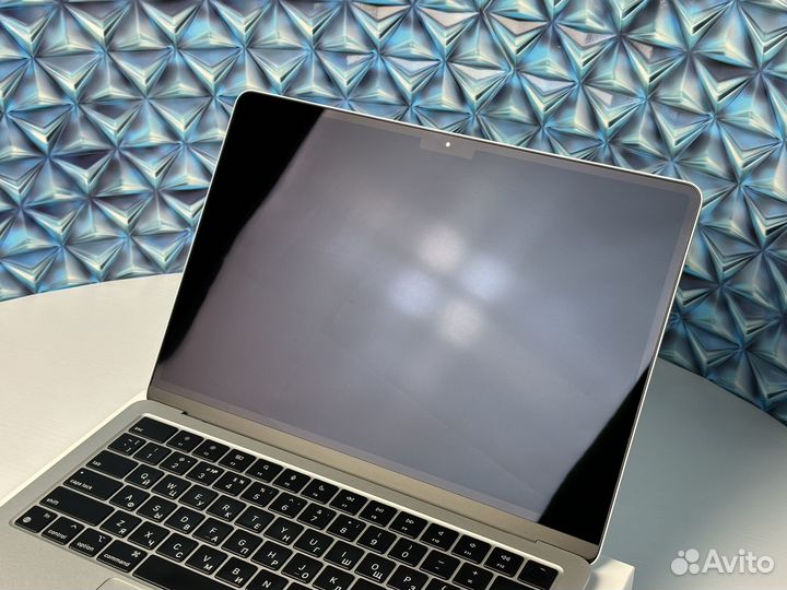 MacBook Air 13 2022 M2 512Gb (Silver, 165 циклов)
