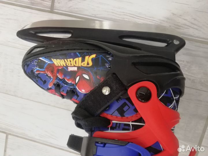 Коньки хоккейные