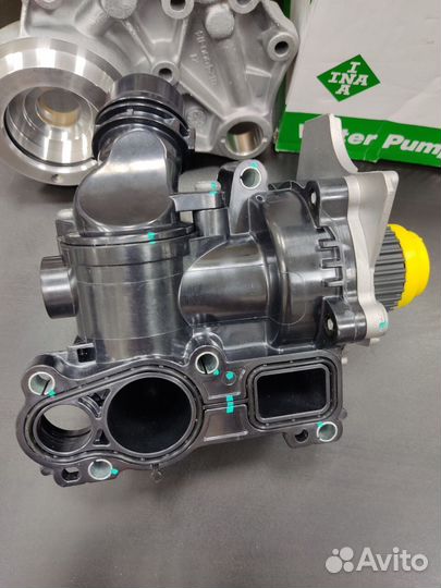 Помпа ина с термостатом Фольксваген Ауди 2.0 ген 2