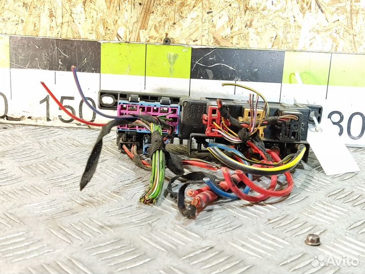 Блок предохранителей салонный Audi A3 1996 2003