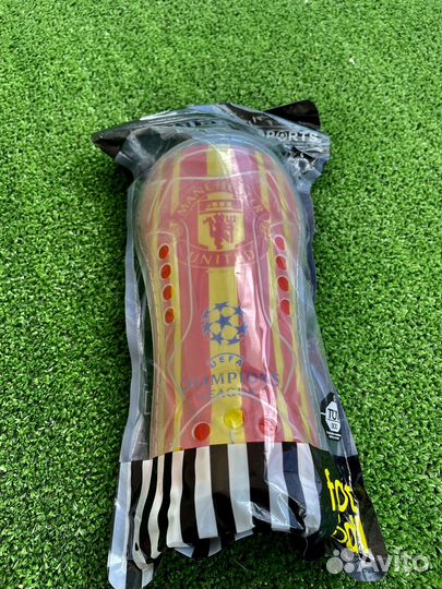 Щитки футбольные детские