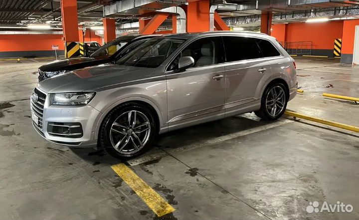 В разборе Audi Q7 (4M)