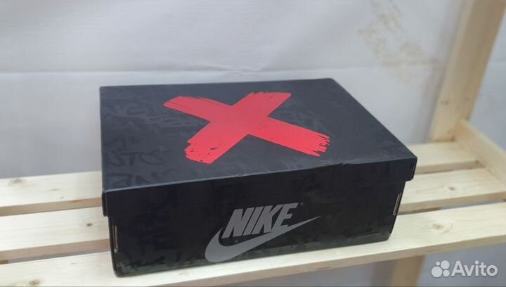 Air Jordan 1 Retro High OG Rebellionaire