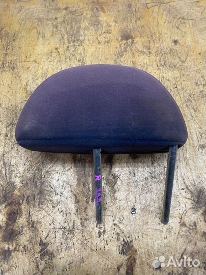 Подголовник задний правый Ford Mondeo II седан \97