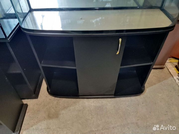 200 литров бесшовный с тумбой