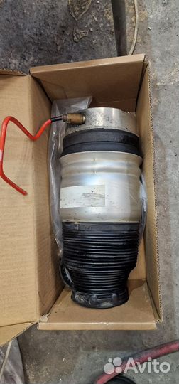 Пневмостойка передняя левая touareg 1