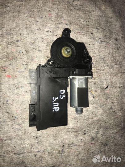 Моторчик стеклоподъёмника задний правый Ауди А8 Д3