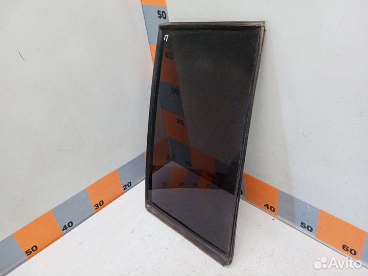 Стекло двери задней правой Mitsubishi Pajero 3 3.5