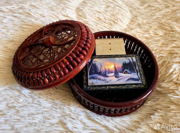 Шкатулка круглая пластик