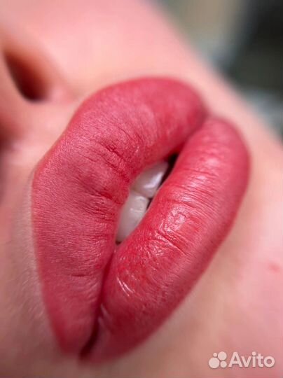 Модель на перманентный макияж