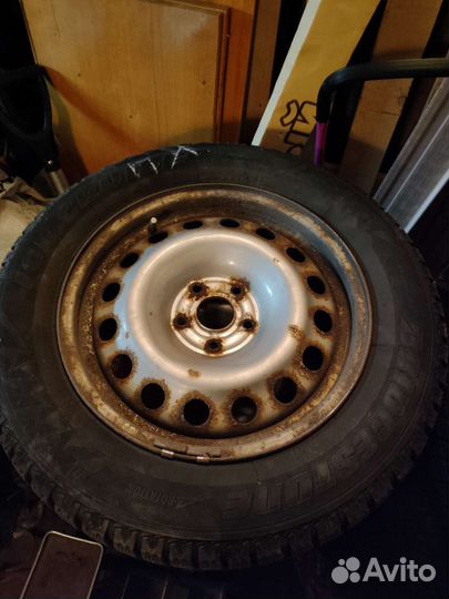 Bridgestone Ice Cruiser 7000 215/60 R16