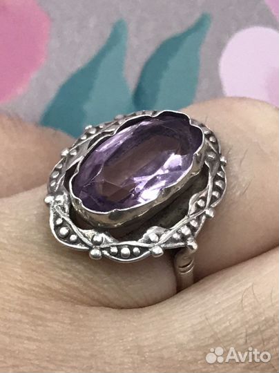 Серебряное кольцо с морганитом