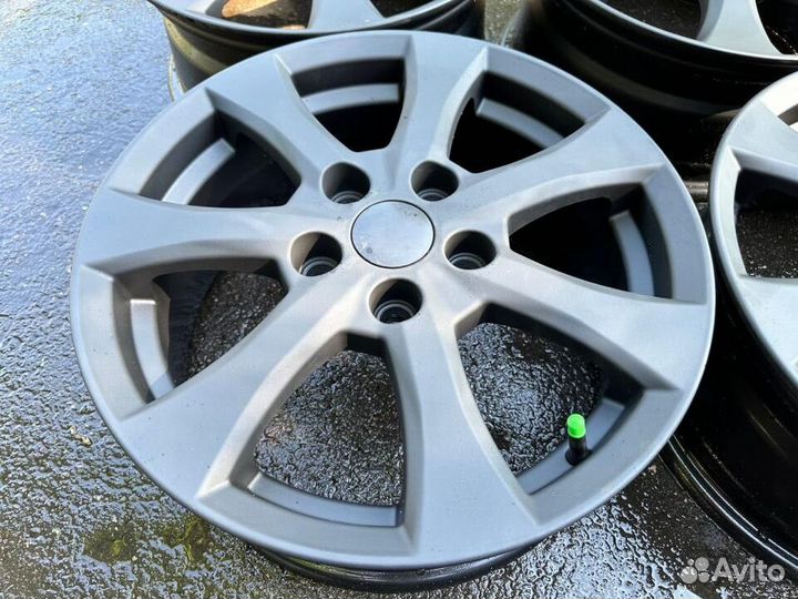 Литые диски TechLine на Toyota R16 5x114.3