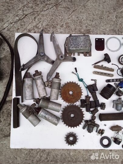 Остатки запчастей для муравей