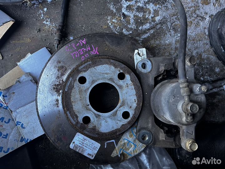 Тормозной диск с суппортом Toyota