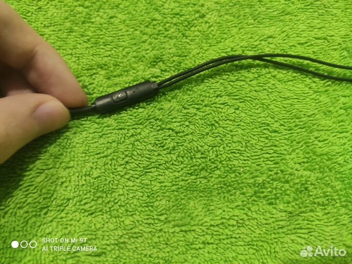 Наушники с микрофоном