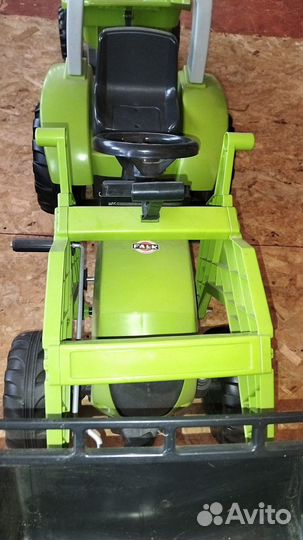 Трактор детский на педалях