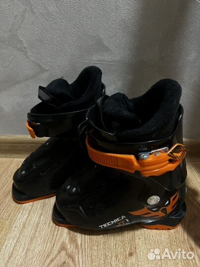 Комплект горные лыжи и ботинки детские