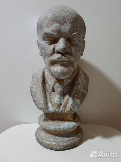 Бюст Ленина