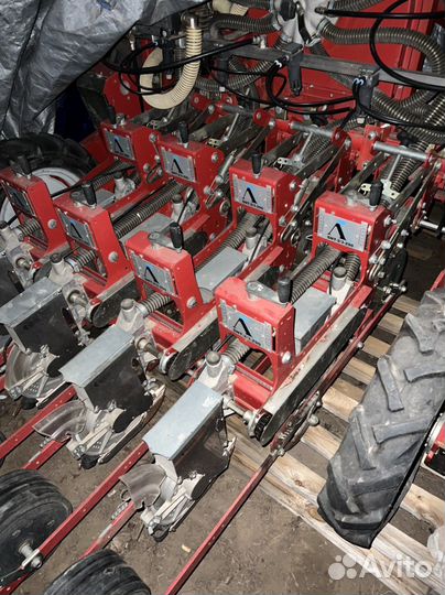 Сеялка овощная пневматическая Agricola