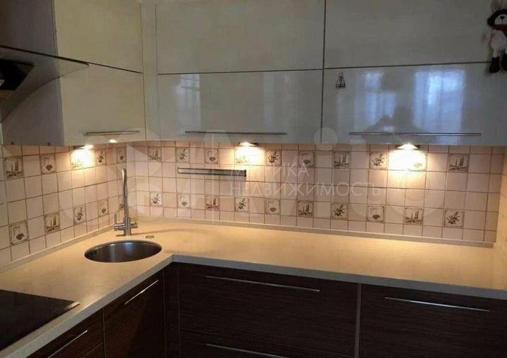 4-к. квартира, 90 м², 8/10 эт.