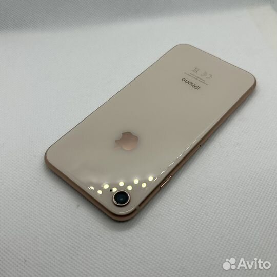 Телефон iPhone 8