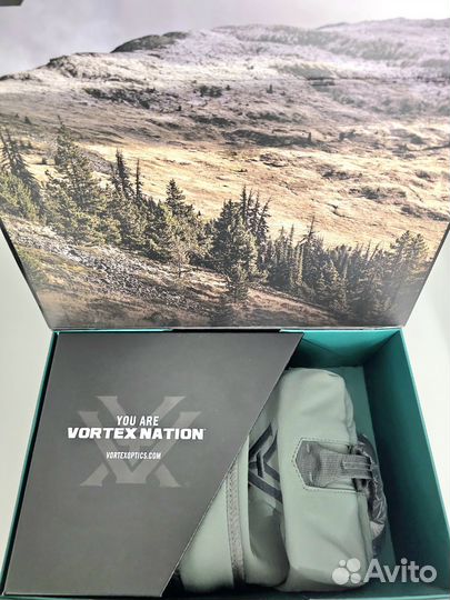 Бинокль Vortex Razor UHD 12x50