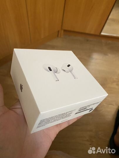 Коробка от оригинальный airpods pro