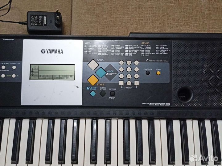 Синтезатор Yamaha psr e223