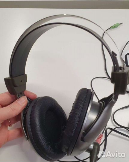 Наушники с микрофоном