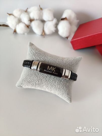 Кожаный браслет MK