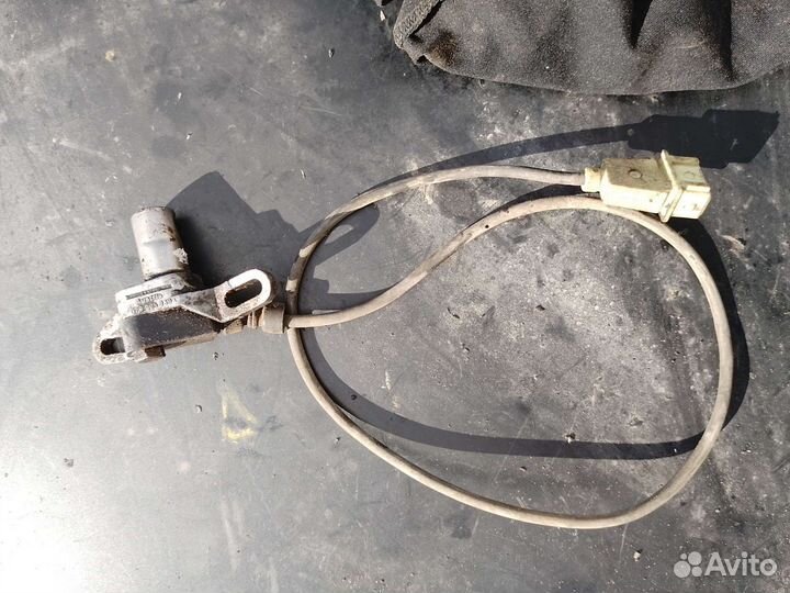 Датчик коленвала audi 100 c4 2,8