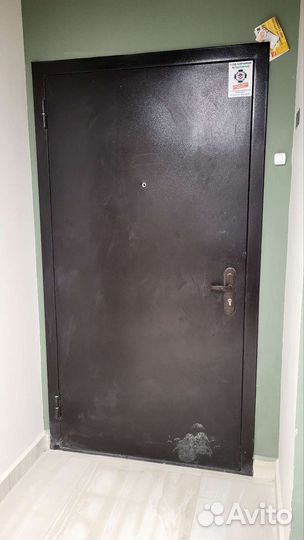 Дверь входная металлическая от застройщика
