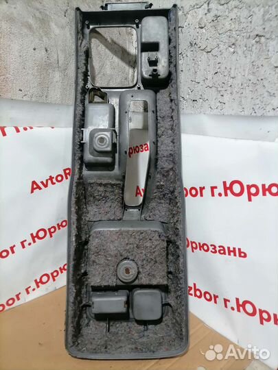 Консоль центральная Mazda Bongo Friendee