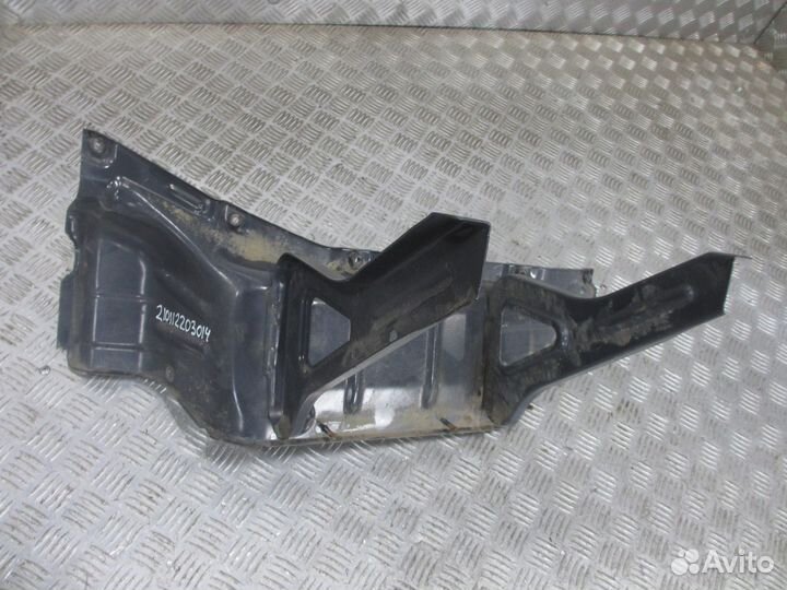 Кронштейн ступени правый Scania 1426110