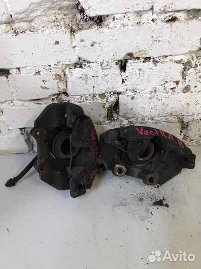 Тормозной суппорт передний Opel Vectra B