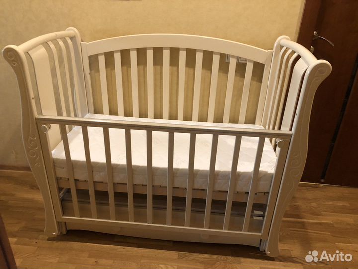 Детская кровать+комод+матрац