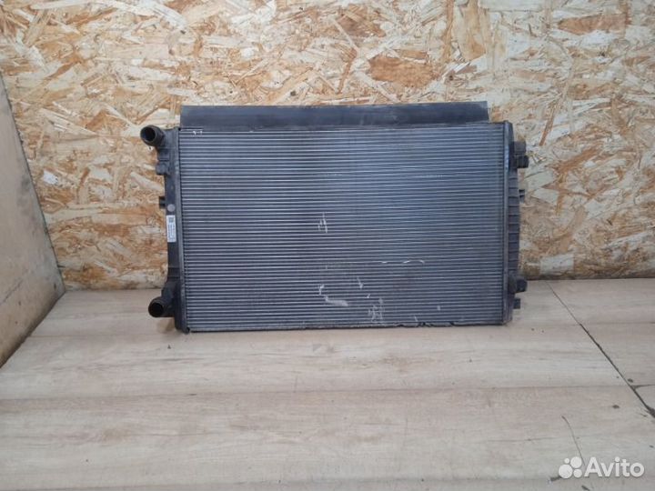 Радиатор основной Skoda Octavia A7 liftback 1.4