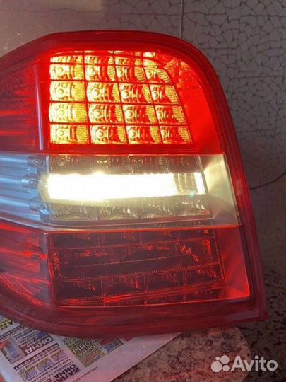 Mercedes ML W164 комплект задних LED фонарей