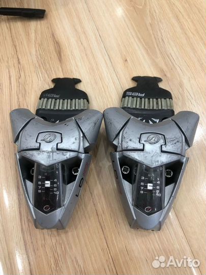 Горные лыжи и ботинки